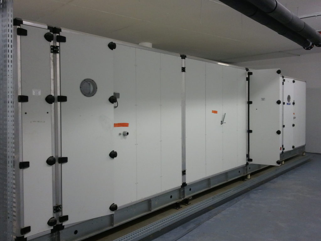 Centrale de traitement d'air pour salle d'activités tertiaire